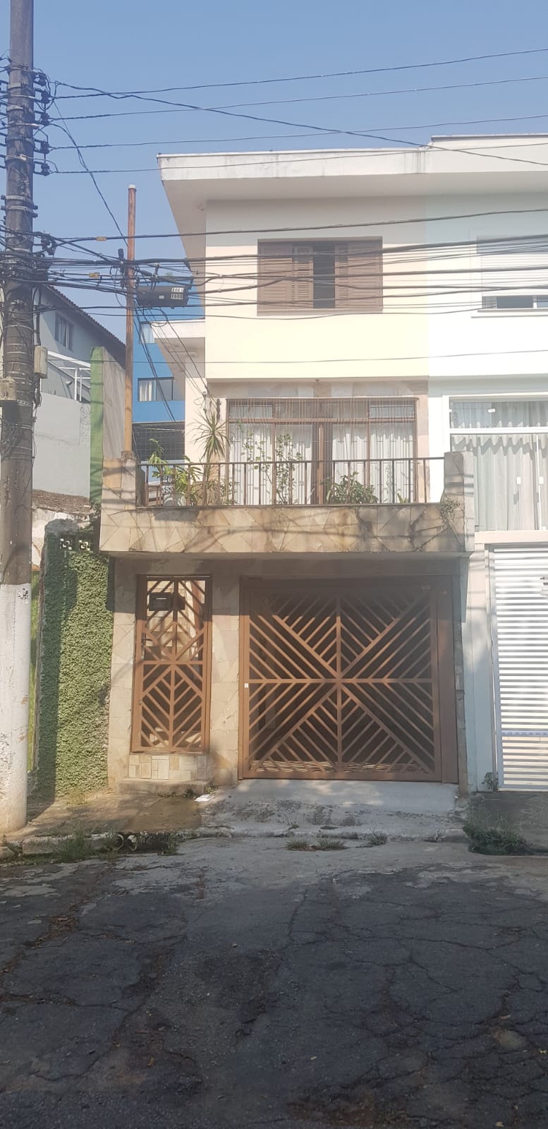 Casa à venda com 4 quartos, 239m² - Foto 1