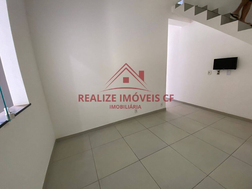 Casa à venda com 2 quartos, 80m² - Foto 4