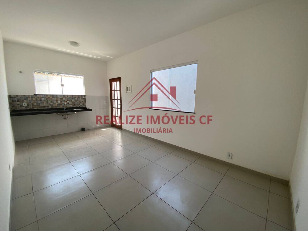 Casa à venda com 2 quartos, 80m² - Foto 2