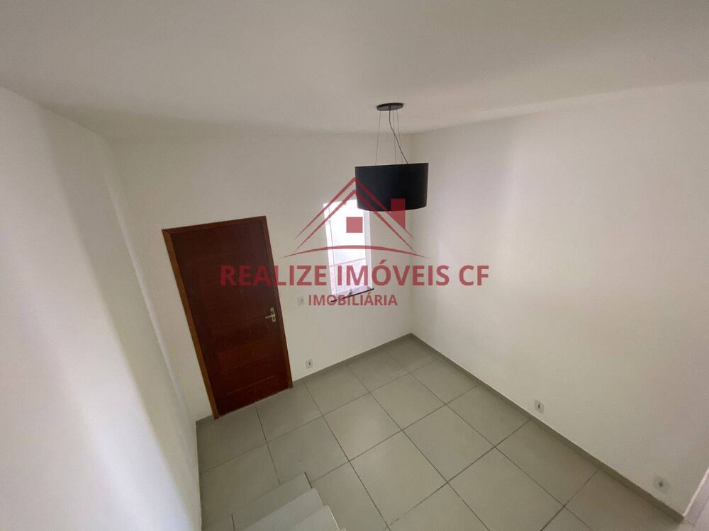 Casa à venda com 2 quartos, 80m² - Foto 3