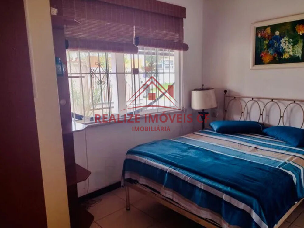 Casa à venda com 5 quartos, 120m² - Foto 1