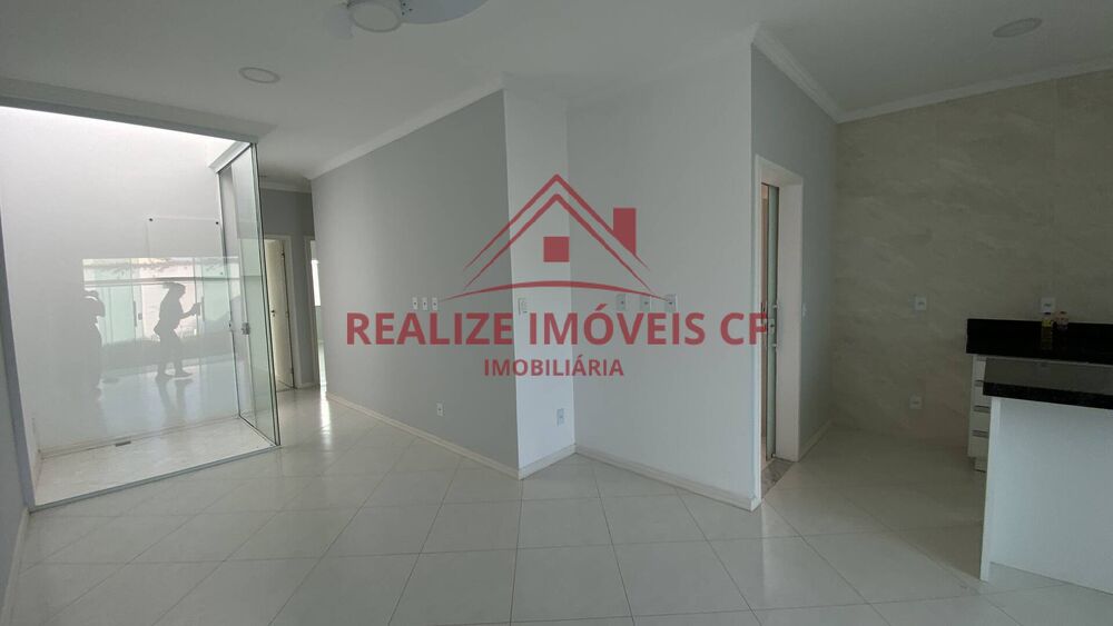 Casa à venda com 3 quartos, 81m² - Foto 2