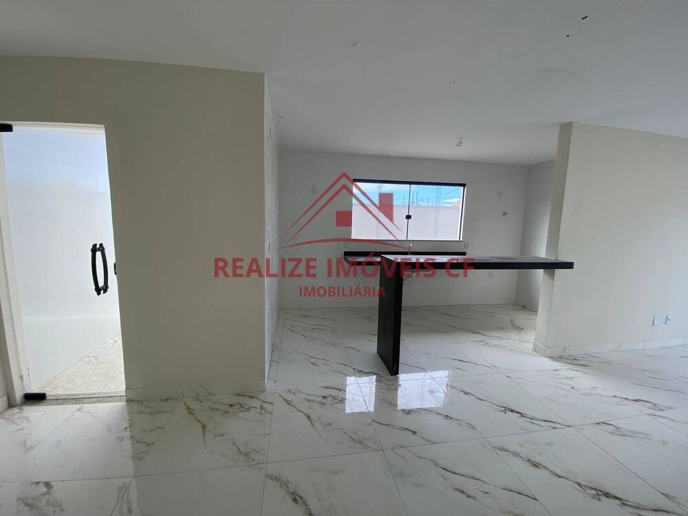 Casa à venda com 3 quartos, 100m² - Foto 4