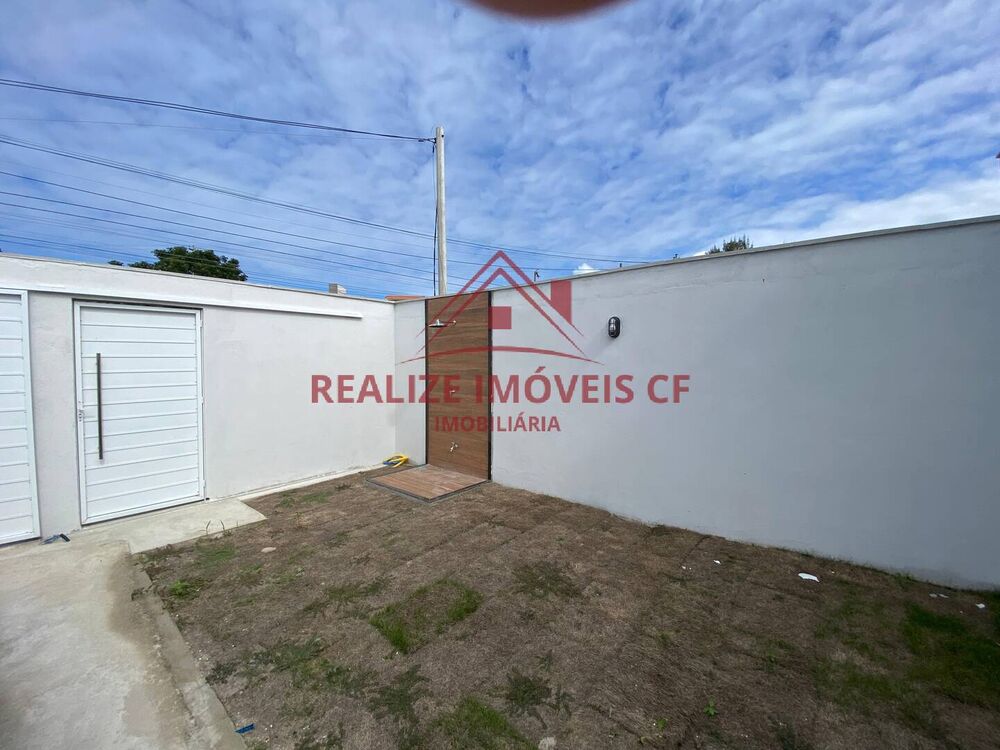Casa à venda com 3 quartos, 100m² - Foto 2