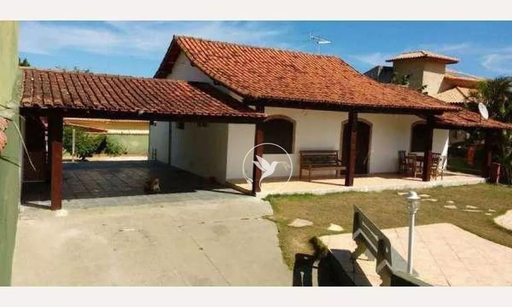 Casa à venda com 4 quartos, 180m² - Foto 1