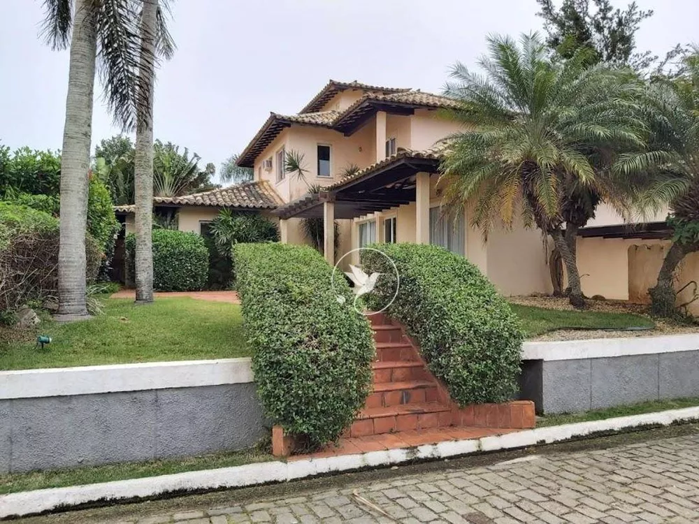 Casa de Condomínio à venda com 4 quartos, 300m² - Foto 1