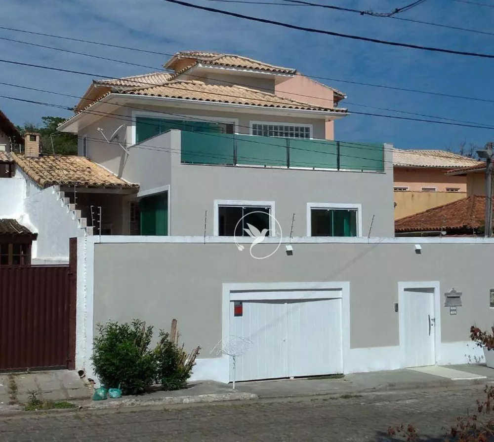 Casa à venda com 3 quartos, 143m² - Foto 1