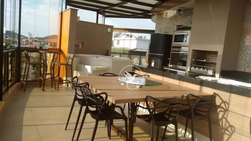 Cobertura à venda com 4 quartos, 220m² - Foto 2