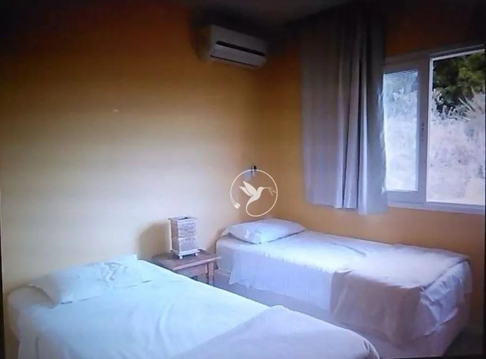 Casa, 4 quartos, 240 m² - Foto 1