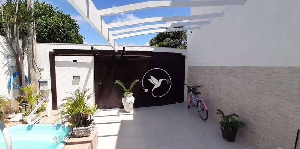 Casa à venda com 4 quartos, 288m² - Foto 1
