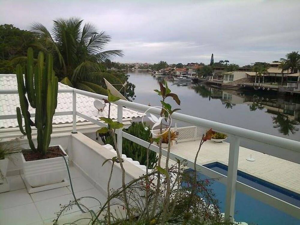 Casa à venda com 3 quartos, 280m² - Foto 2