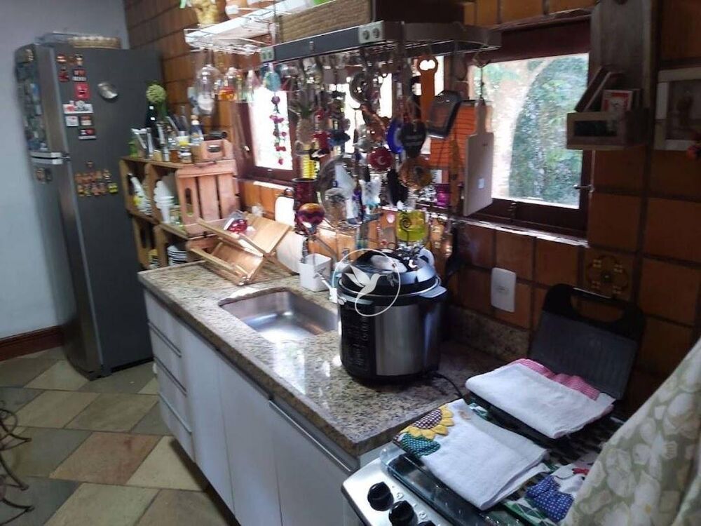Casa de Condomínio à venda com 3 quartos, 240m² - Foto 12