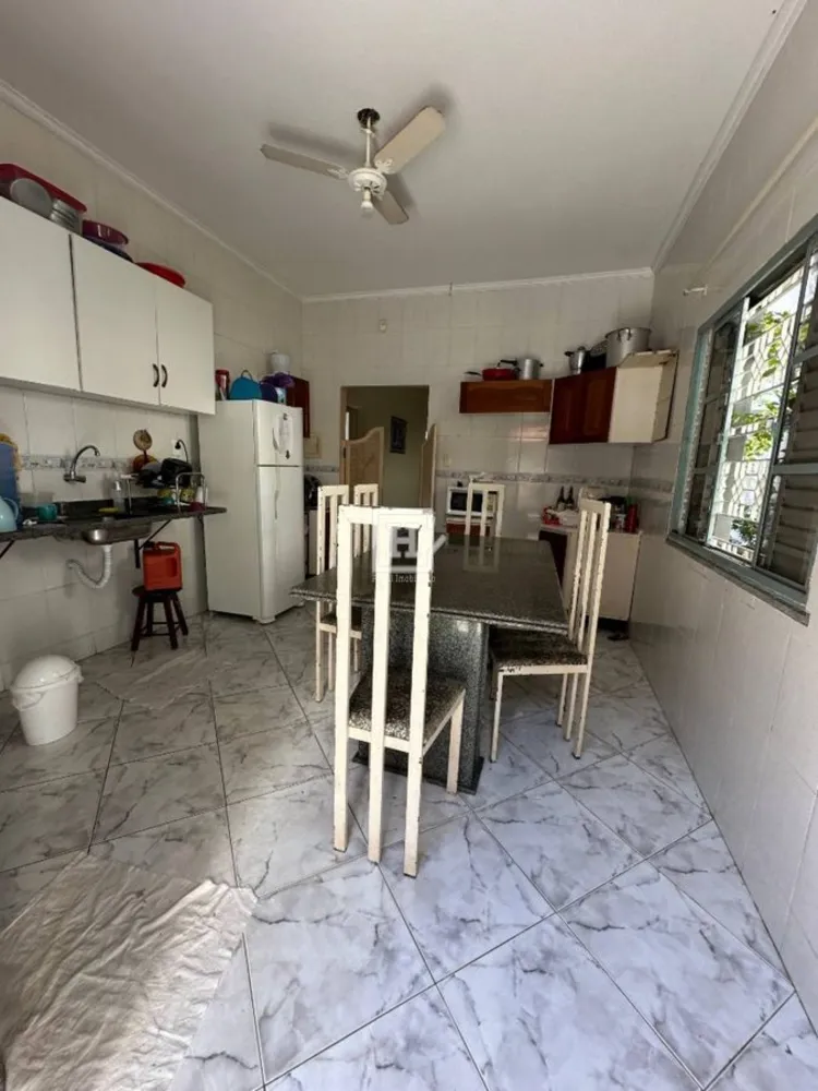 Casa, 3 quartos, 204 m² - Foto 2