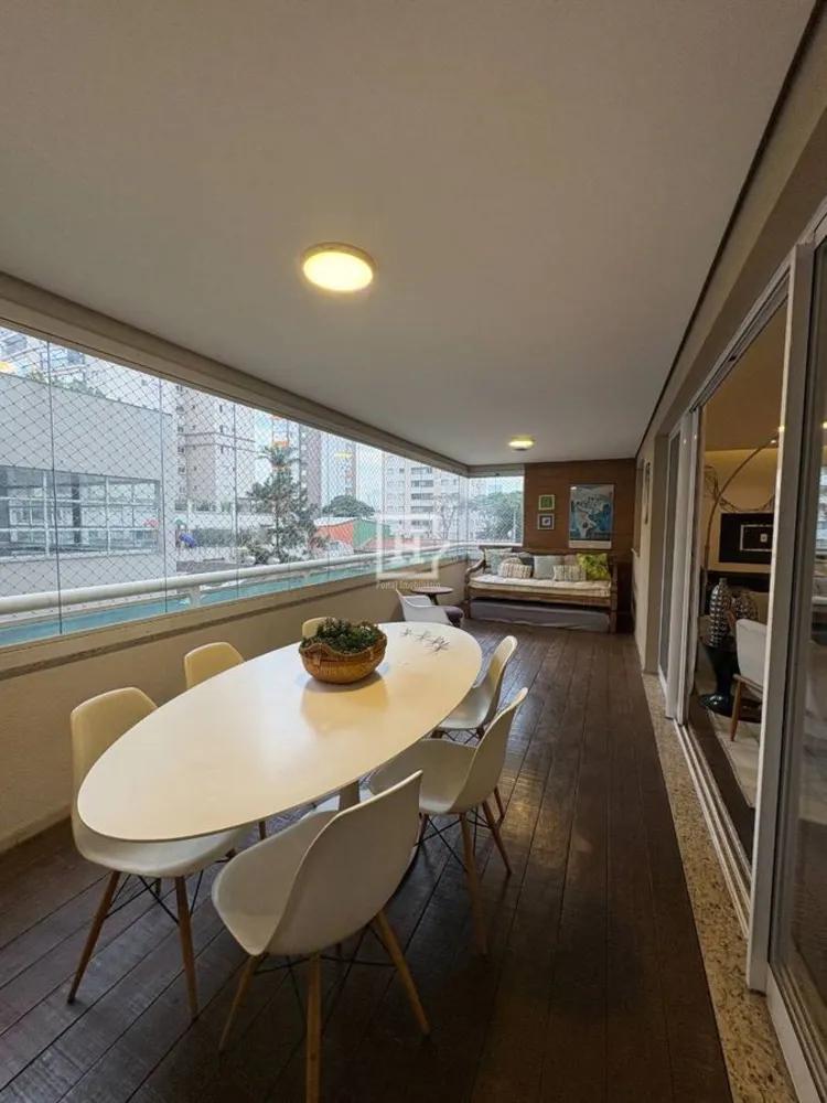 Apartamento, 3 quartos, 147 m² - Foto 1
