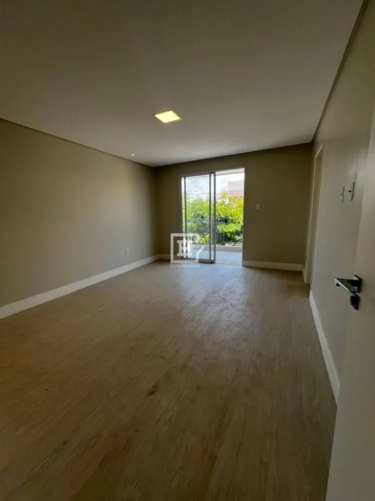 Casa, 4 quartos, 280 m² - Foto 1
