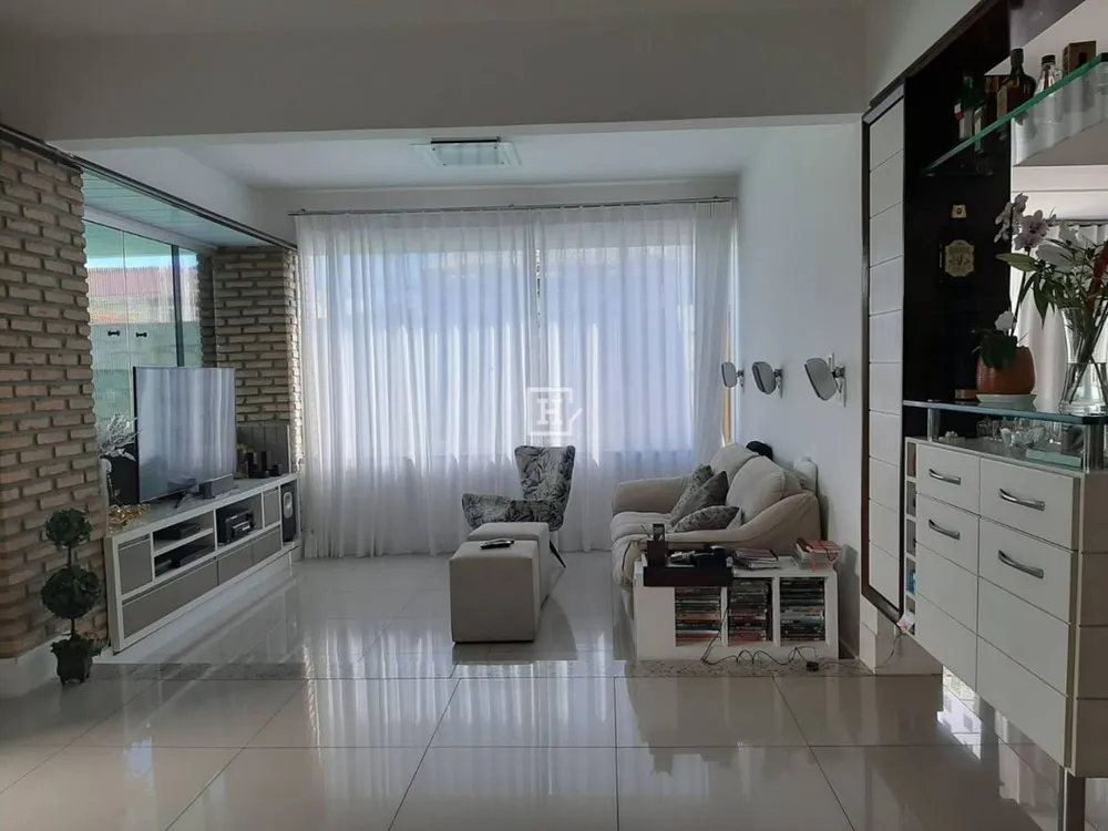 Casa, 5 quartos, 374 m² - Foto 2