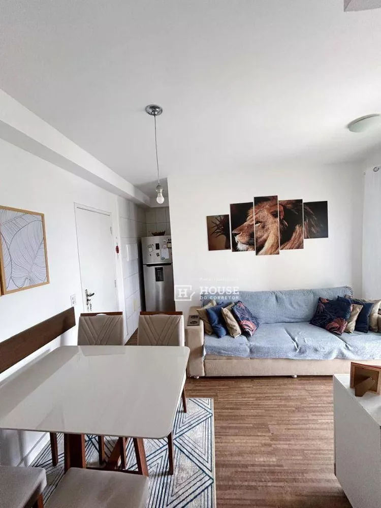 Apartamento à venda com 2 quartos, 65m² - Foto 2