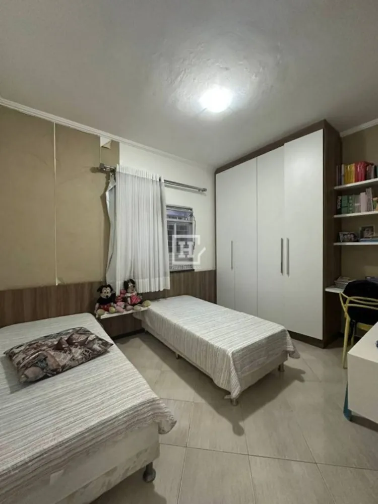Casa, 5 quartos, 172 m² - Foto 1