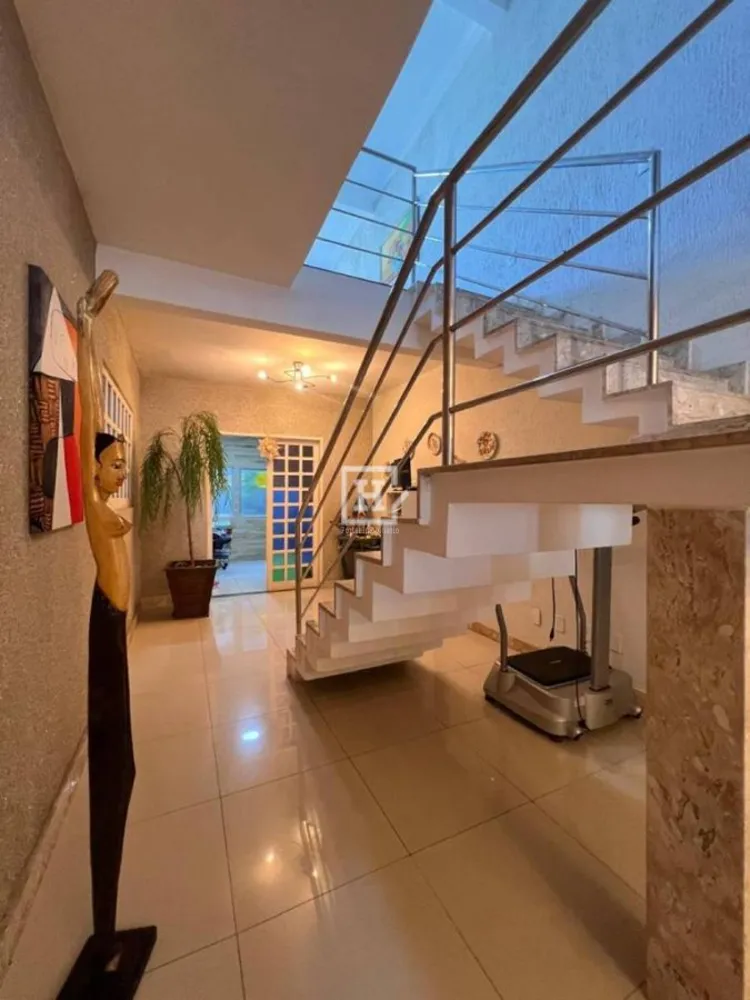 Casa, 4 quartos, 242 m² - Foto 3