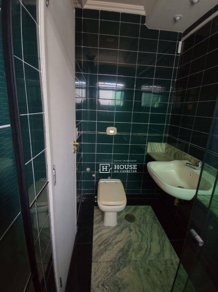 Apartamento à venda com 3 quartos, 192m² - Foto 2