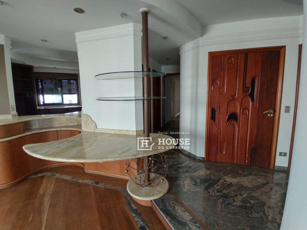 Apartamento à venda com 3 quartos, 192m² - Foto 3