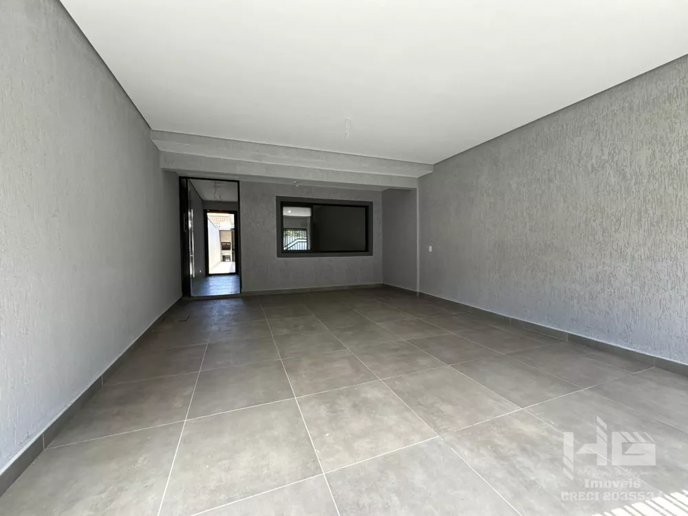 Casa à venda com 2 quartos, 80m² - Foto 1