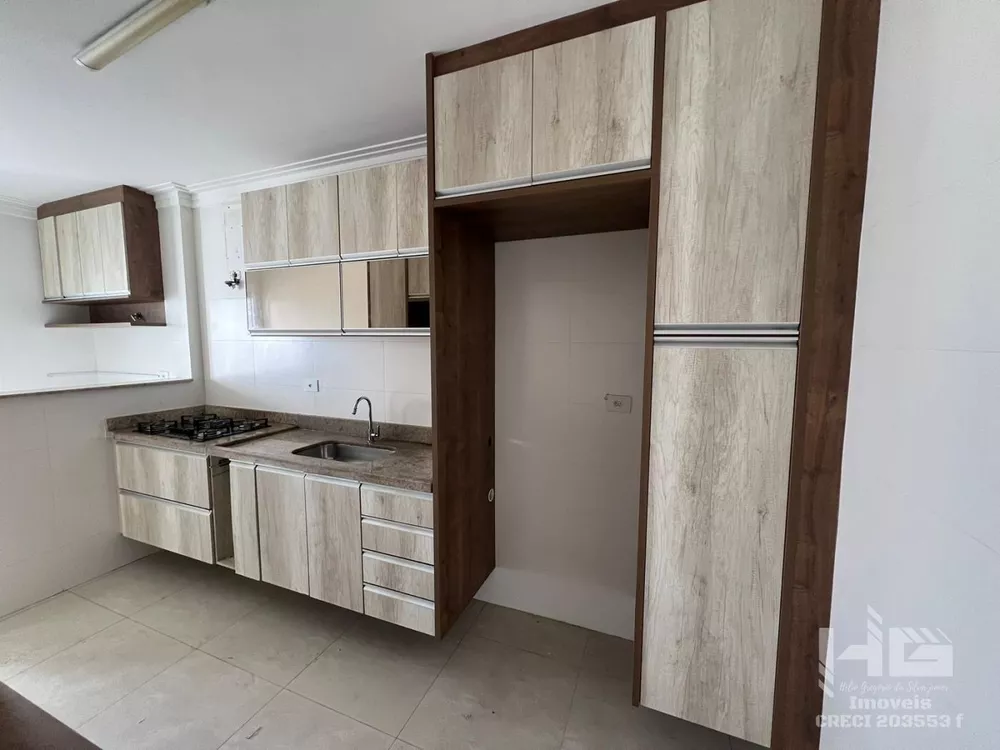 Apartamento à venda com 2 quartos, 77m² - Foto 1