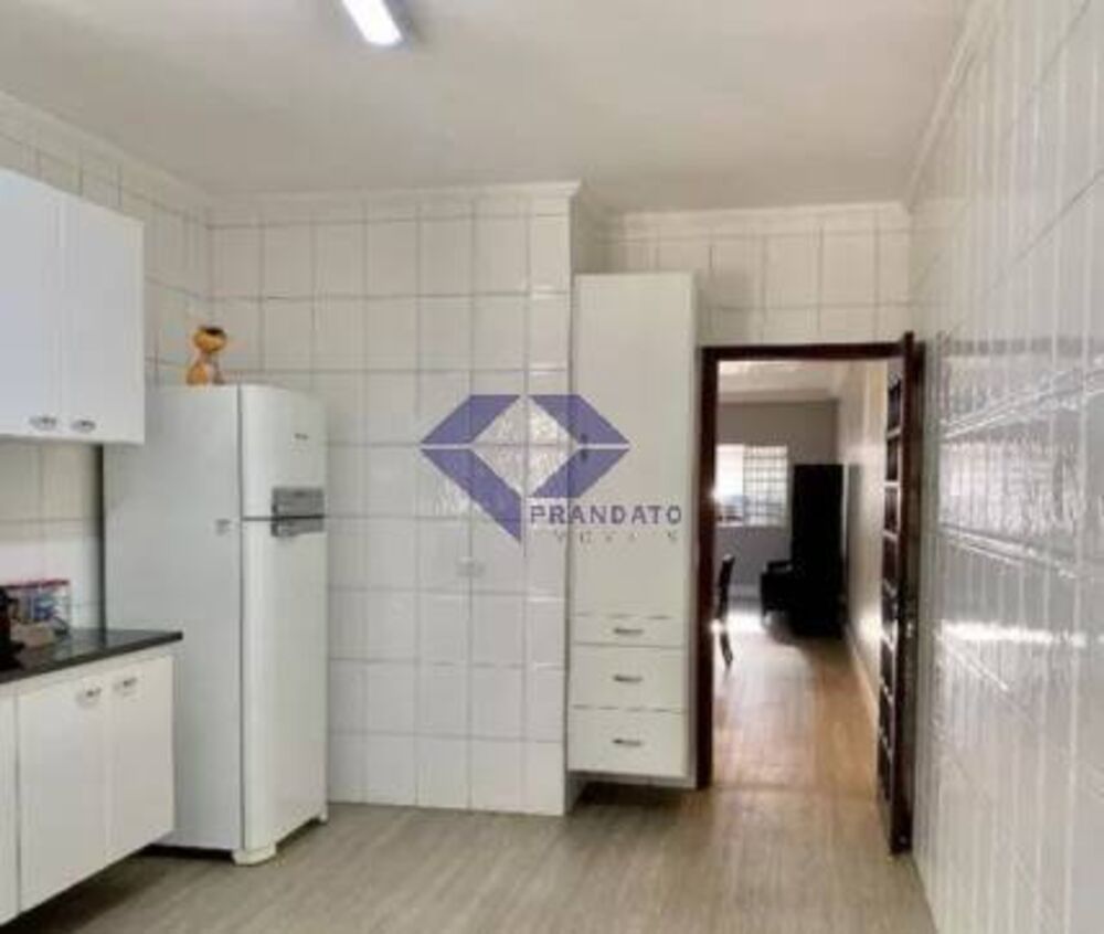Casa à venda com 2 quartos, 210m² - Foto 1