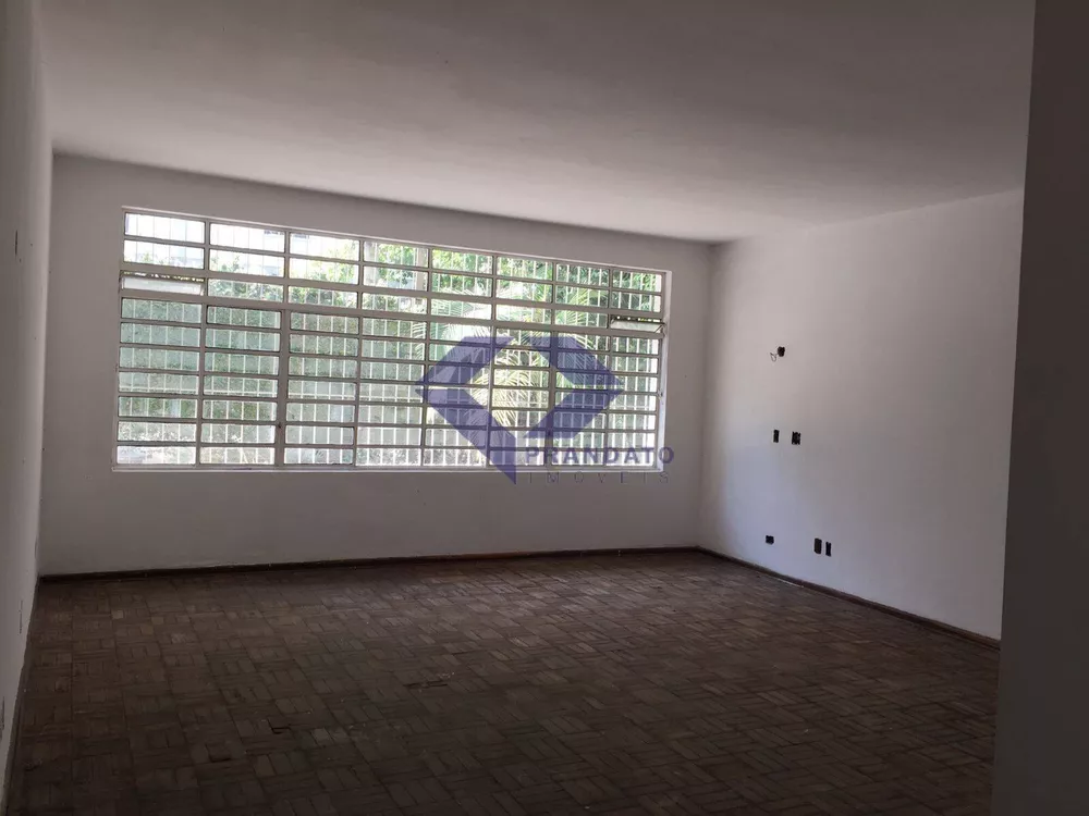 Casa à venda com 3 quartos, 290m² - Foto 2