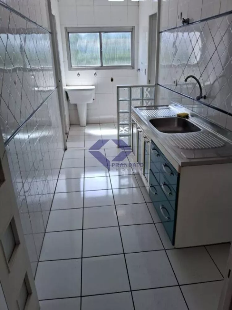 Apartamento à venda com 2 quartos, 68m² - Foto 4