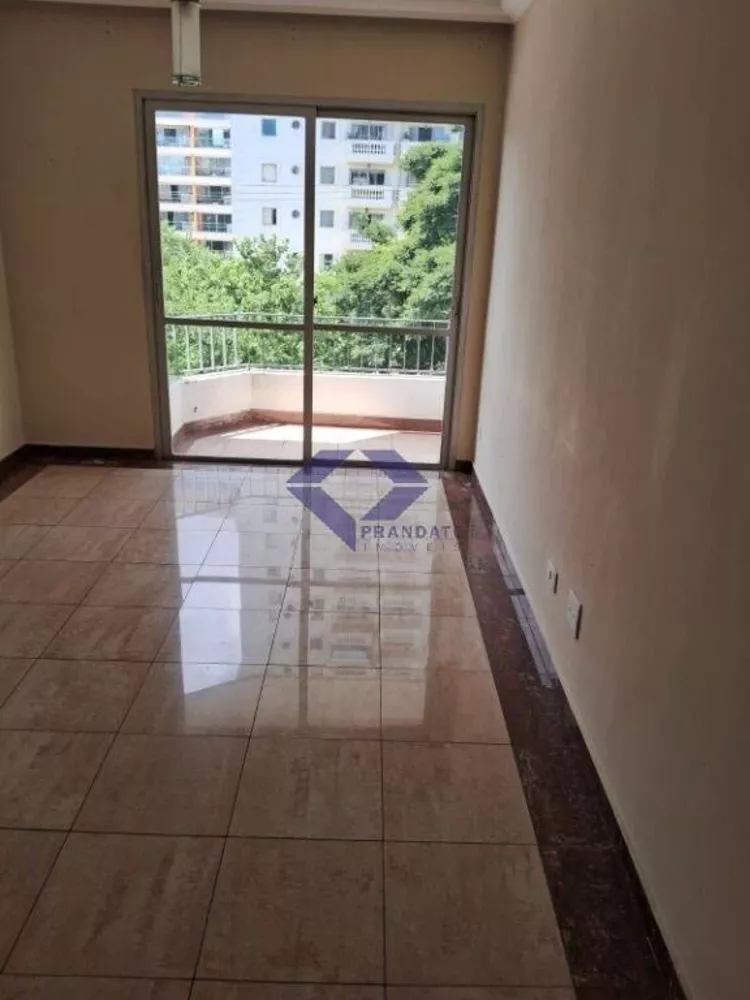 Apartamento à venda com 2 quartos, 68m² - Foto 2