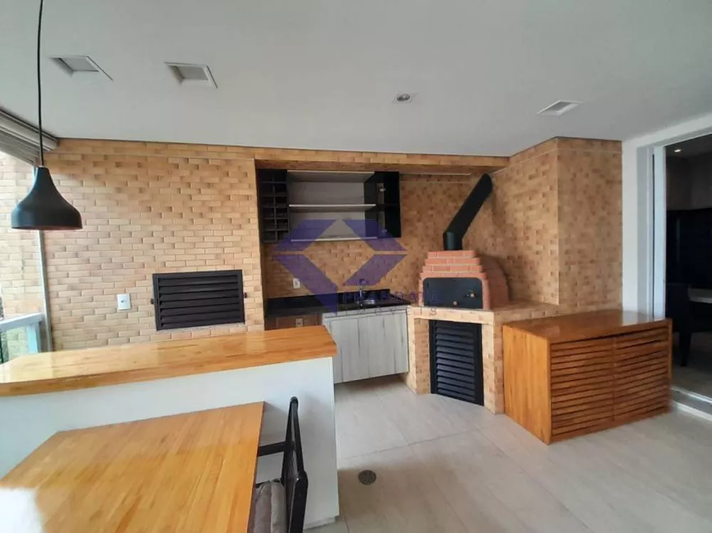 Apartamento para alugar com 4 quartos, 194m² - Foto 2