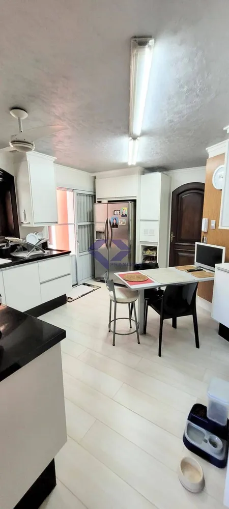 Casa, 3 quartos, 250 m² - Foto 11