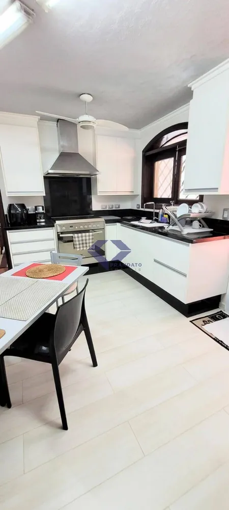 Casa, 3 quartos, 250 m² - Foto 12