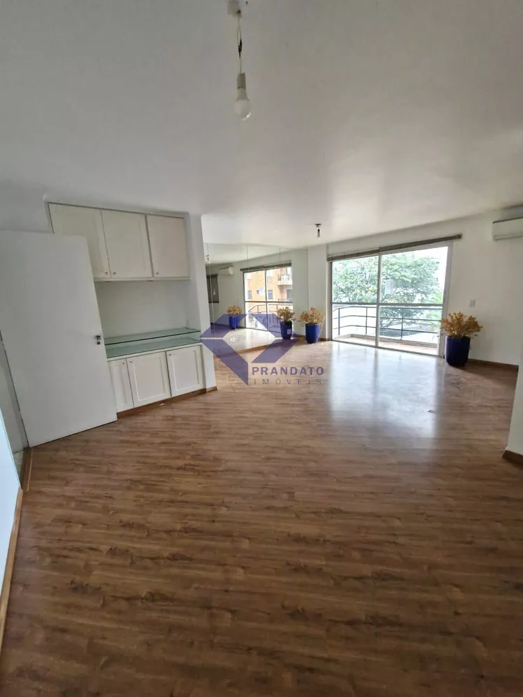 Apartamento à venda com 3 quartos, 140m² - Foto 1