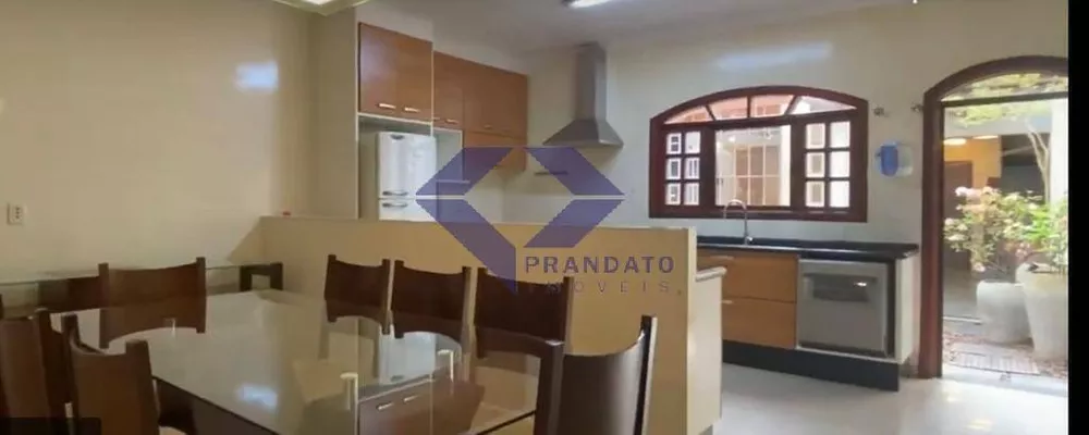 Sobrado à venda com 2 quartos, 136m² - Foto 1