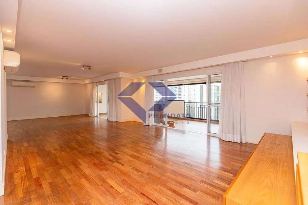 Apartamento à venda com 3 quartos, 290m² - Foto 2