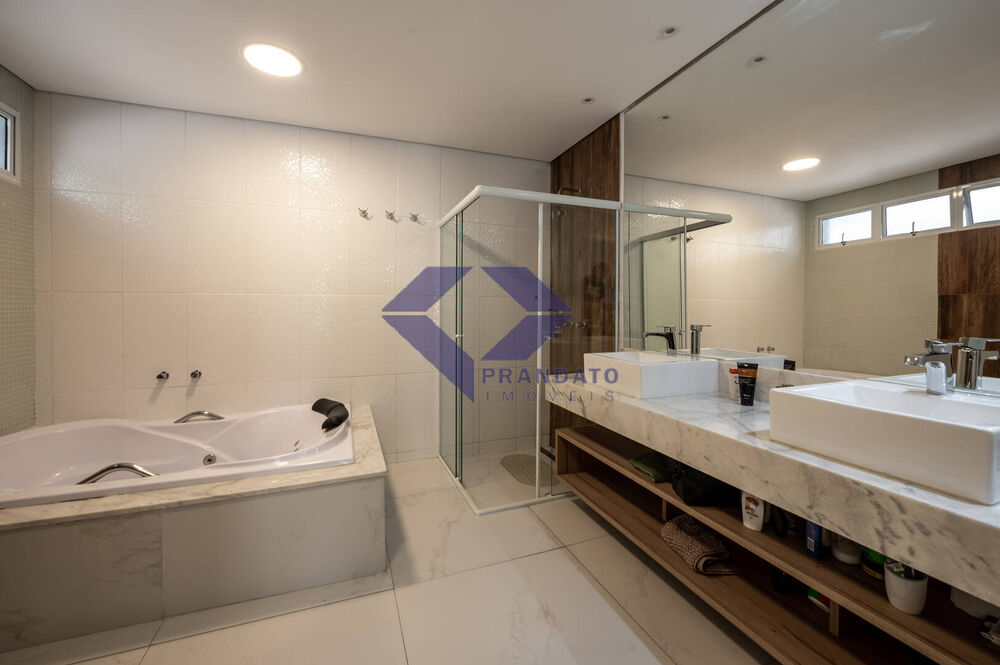 Casa, 5 quartos, 340 m² - Foto 1