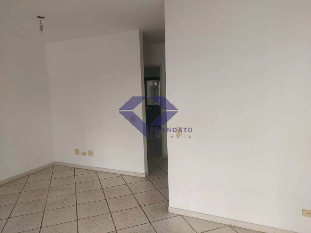 Apartamento à venda com 3 quartos, 110m² - Foto 2