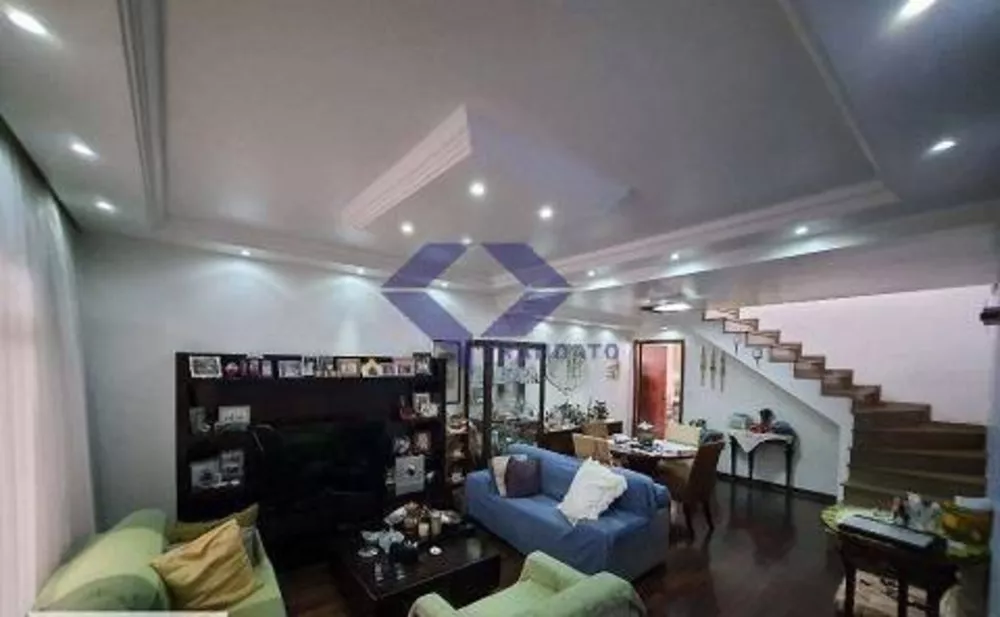 Casa à venda com 3 quartos, 195m² - Foto 1