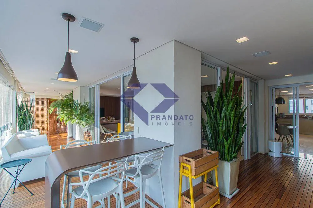 Apartamento, 3 quartos, 233 m² - Foto 1