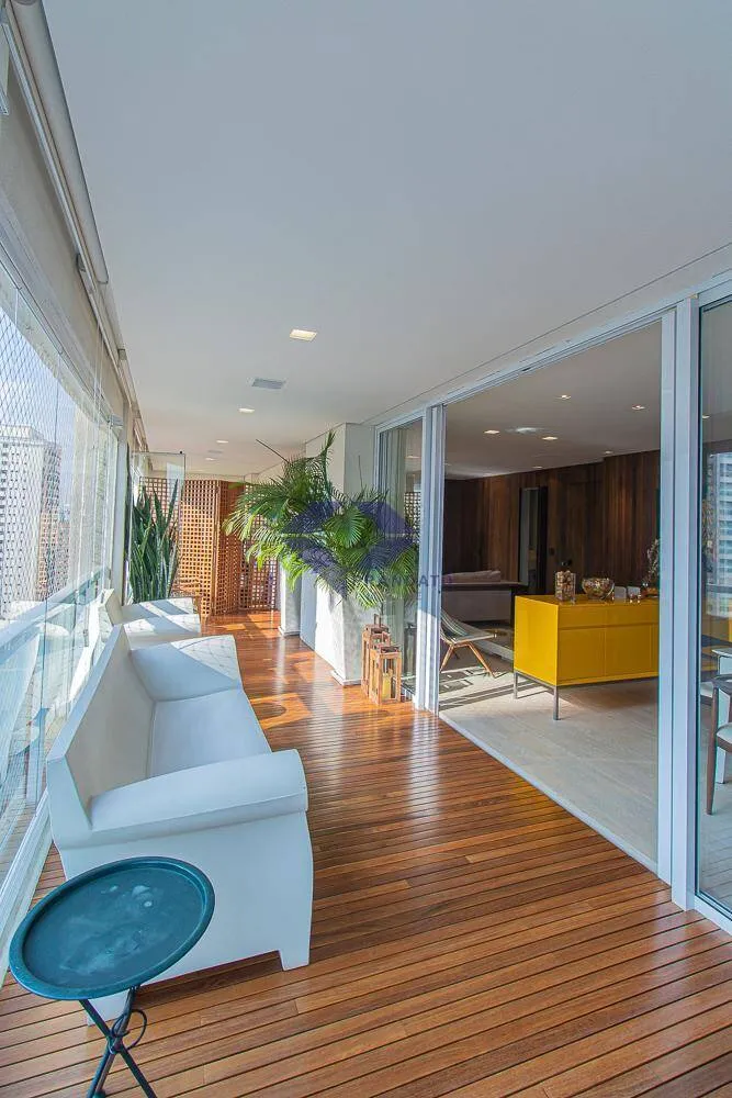 Apartamento, 3 quartos, 233 m² - Foto 2