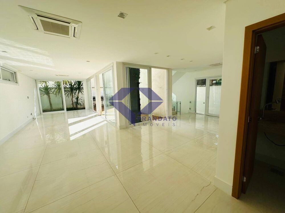 Casa, 4 quartos, 365 m² - Foto 1