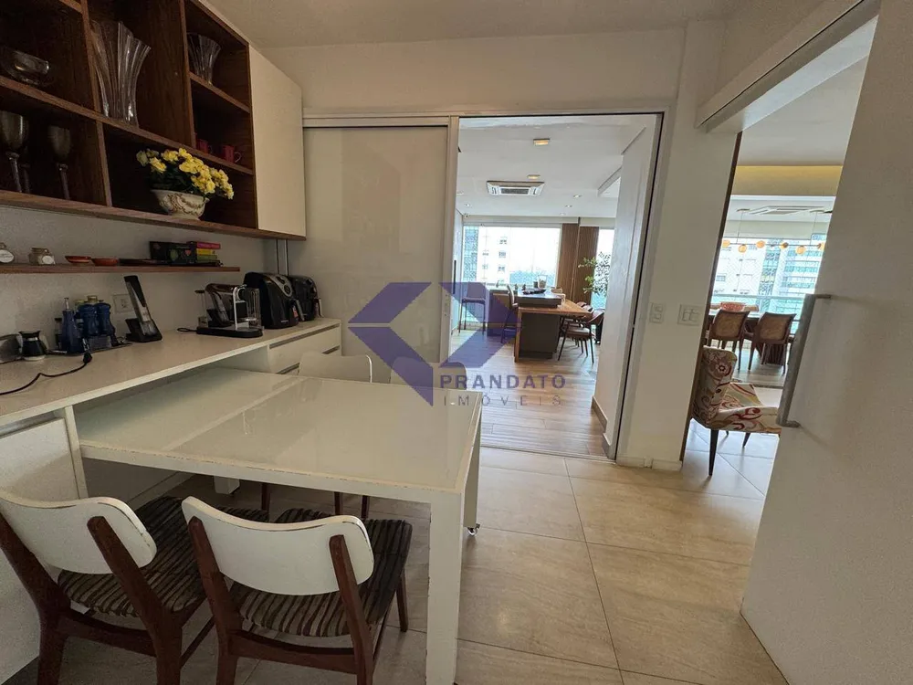 Apartamento, 3 quartos, 194 m² - Foto 1