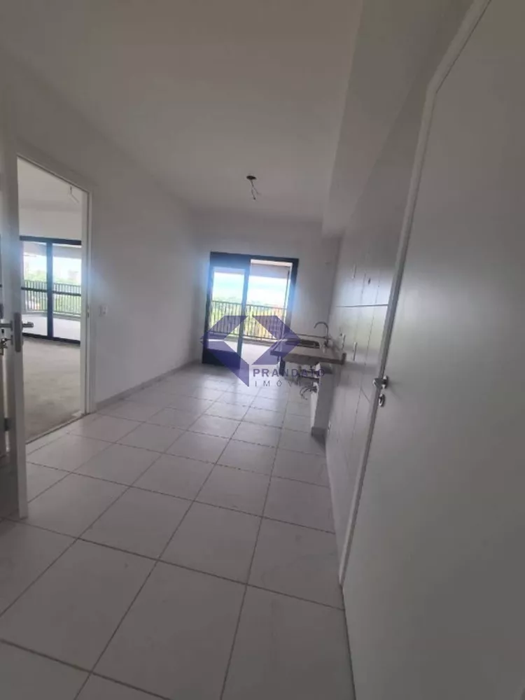 Apartamento à venda com 3 quartos, 143m² - Foto 2