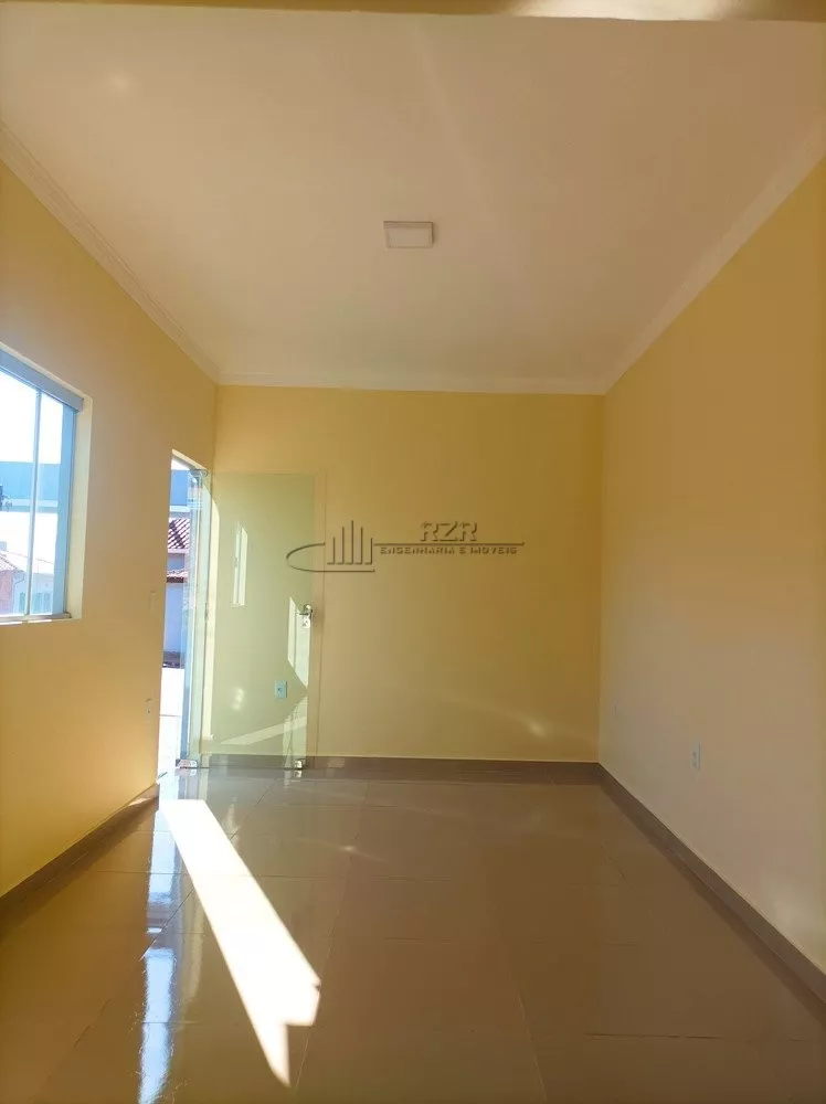 Casa à venda com 3 quartos, 70m² - Foto 4