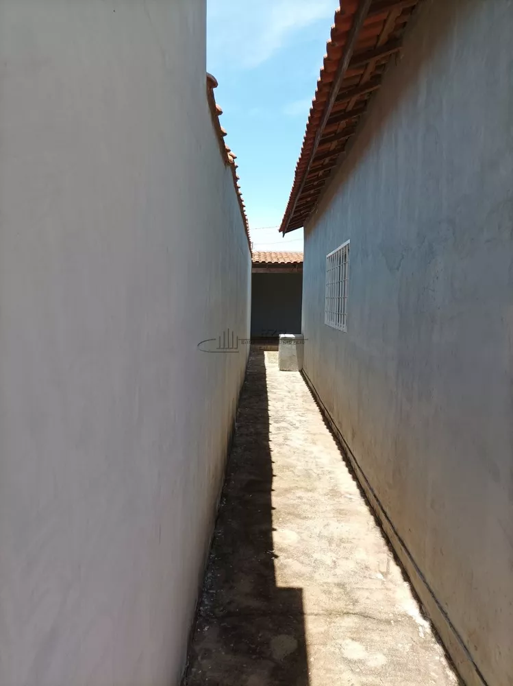 Casa à venda com 2 quartos, 71m² - Foto 2