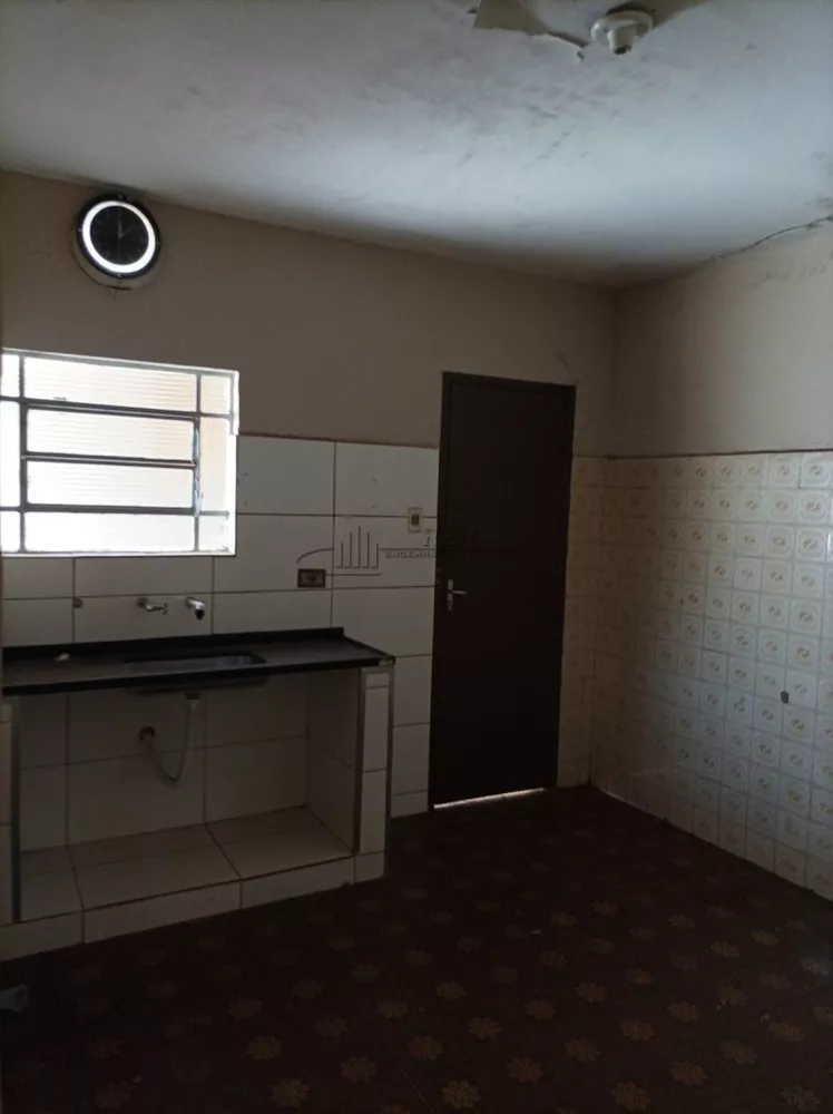 Casa à venda com 2 quartos, 122m² - Foto 2