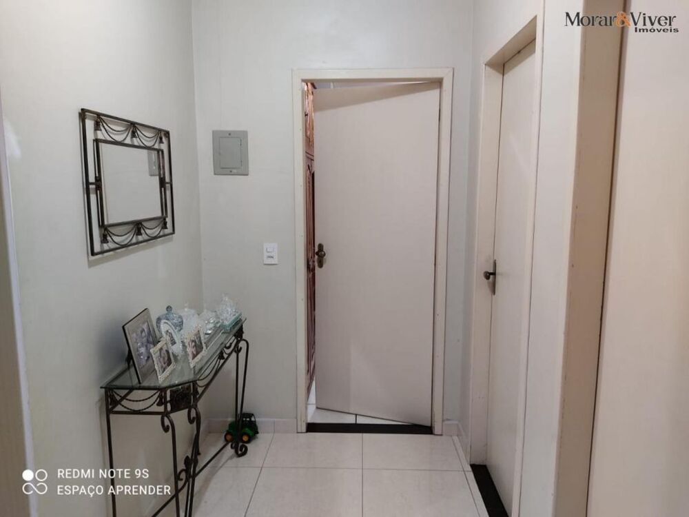 Casa à venda com 3 quartos, 240m² - Foto 11