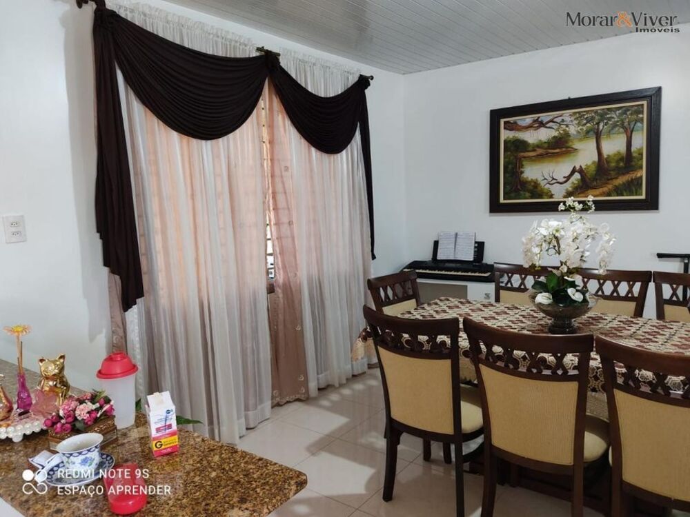 Casa à venda com 3 quartos, 240m² - Foto 8